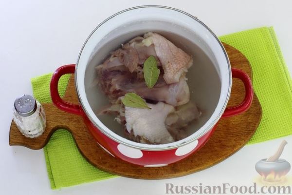 Грибной суп с баклажанами и сладким перцем (на курином бульоне)