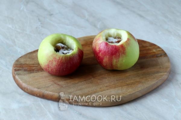 Яблоки, запеченные в фольге в духовке