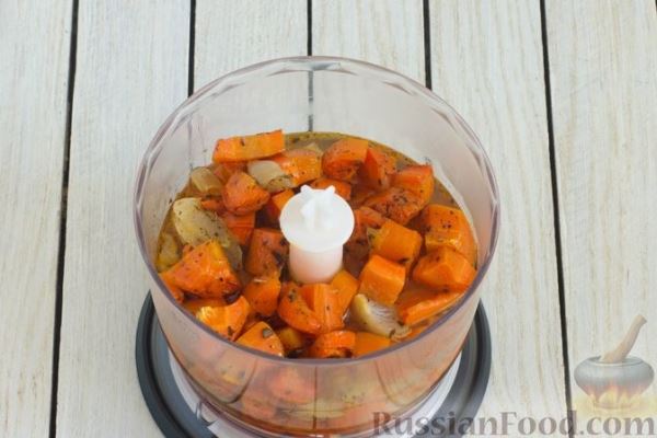 Крем-суп из моркови, запечённой с луком, чесноком и имбирём